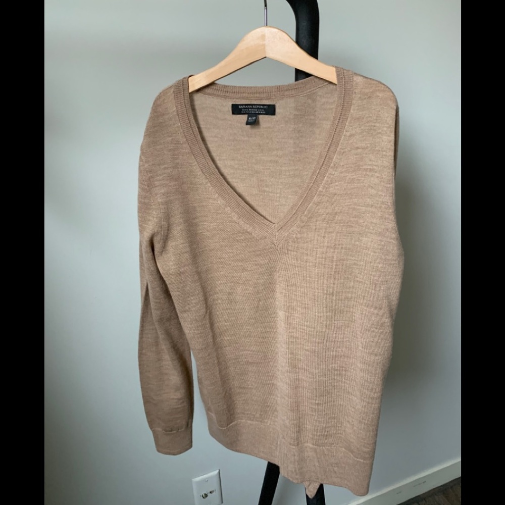 New vneck Banana republic